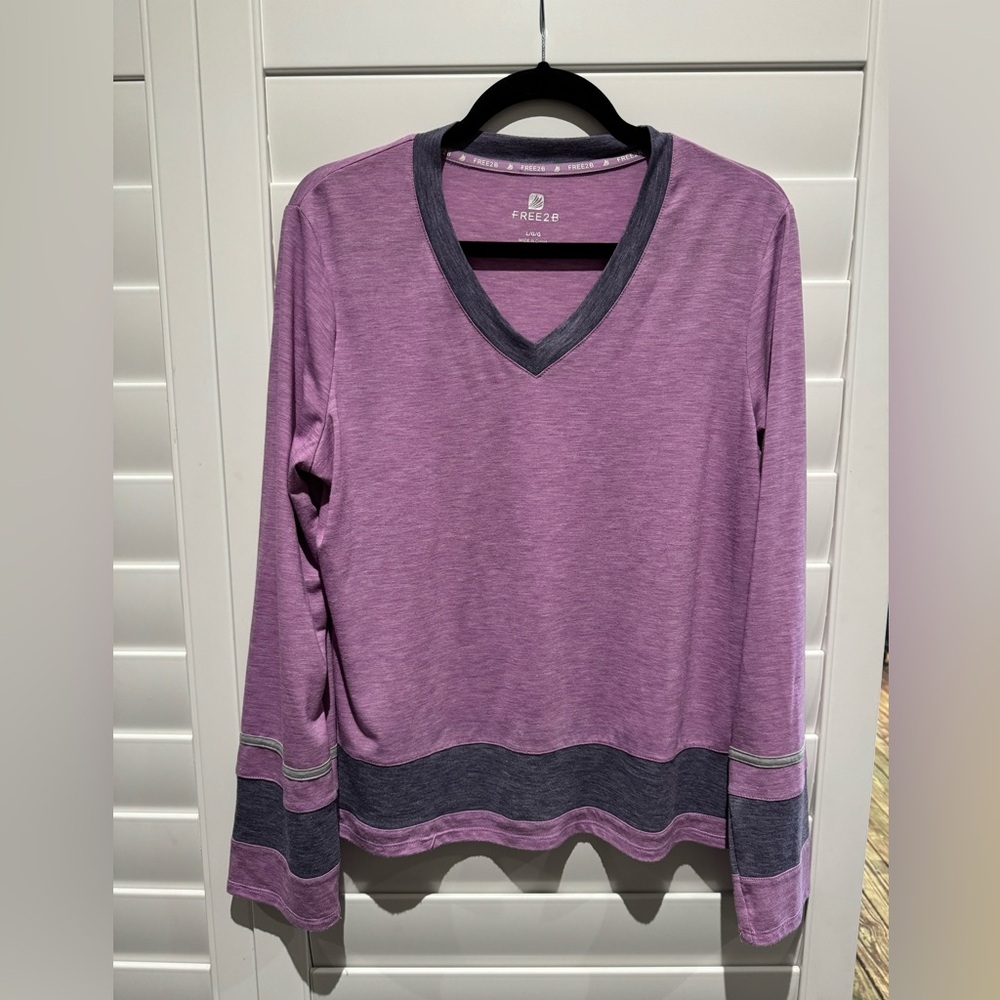 Free2b active women’s top.